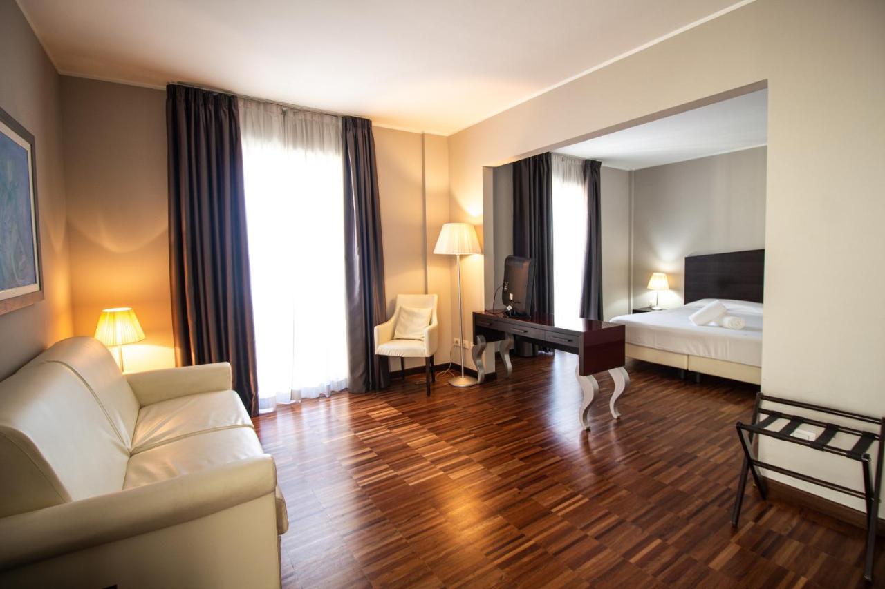 Hotel Cavour By Lvg Collection Novara